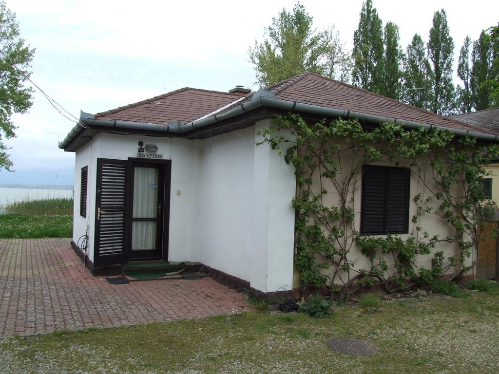 Aranyhid Hotel Balatonboglar Exterior photo