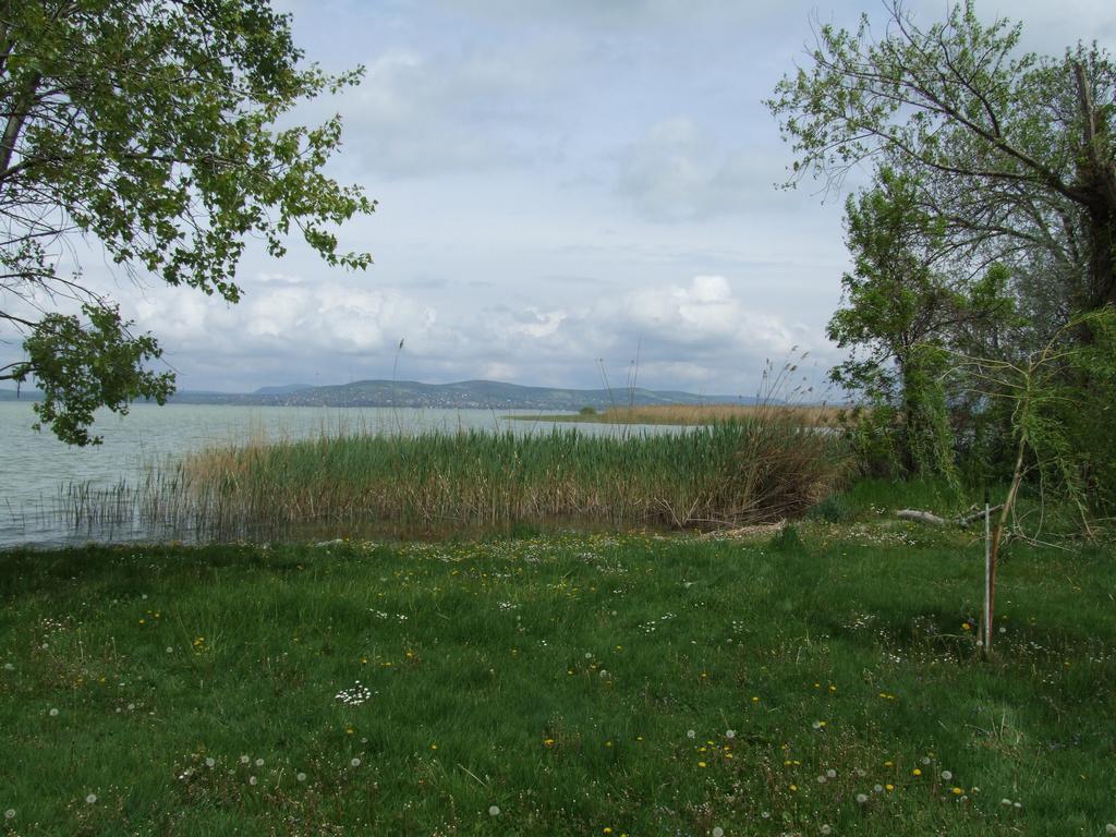 Aranyhid Hotel Balatonboglar Exterior photo
