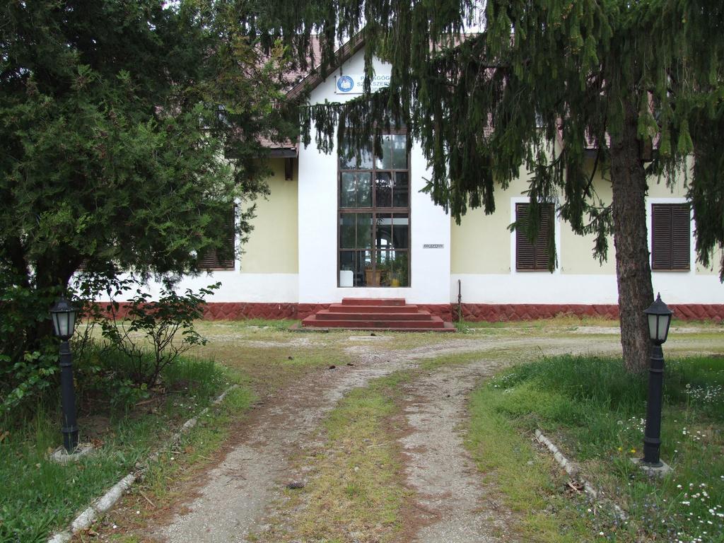 Aranyhid Hotel Balatonboglar Exterior photo