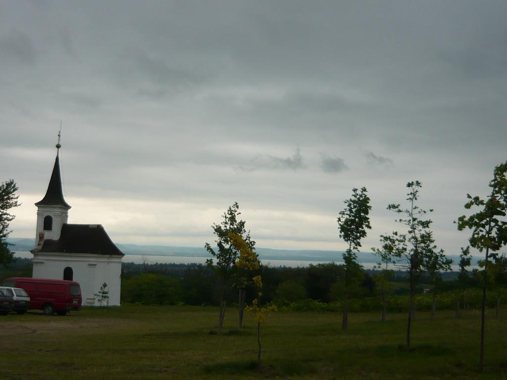 Aranyhid Hotel Balatonboglar Exterior photo
