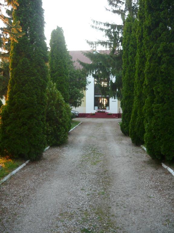 Aranyhid Hotel Balatonboglar Exterior photo