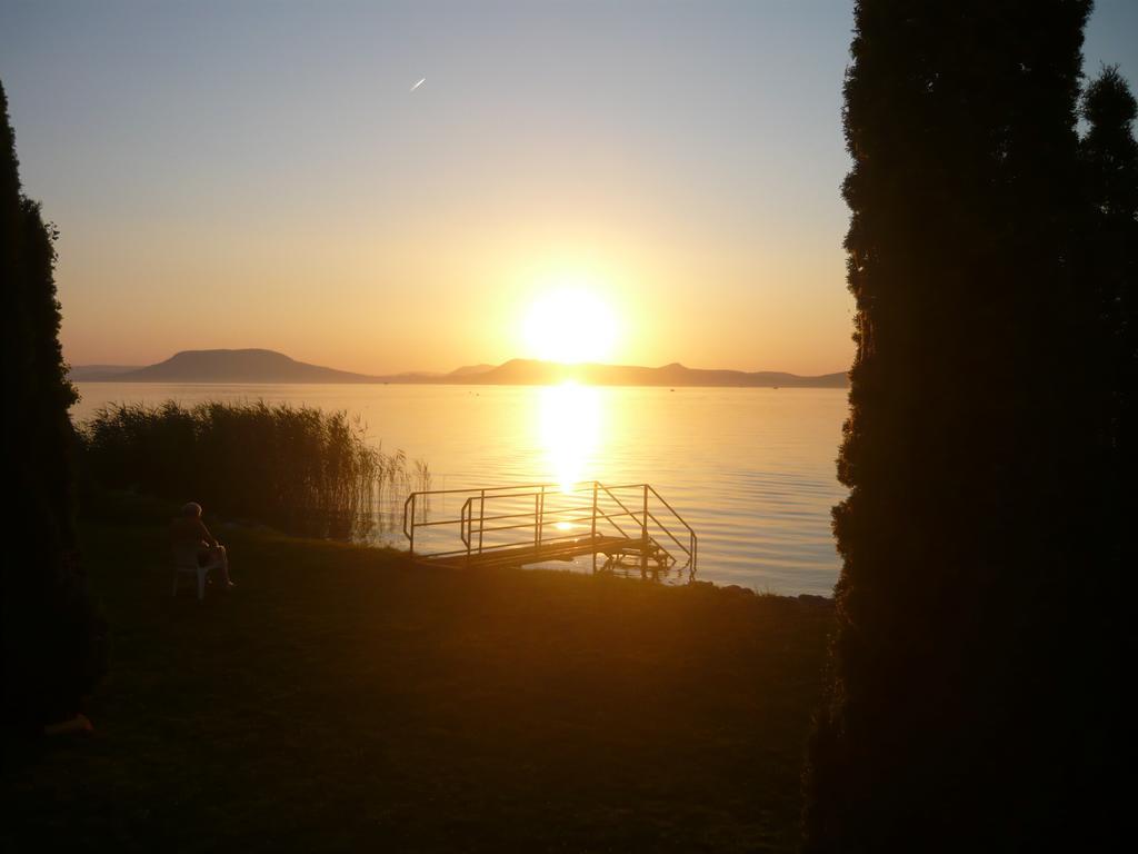 Aranyhid Hotel Balatonboglar Exterior photo