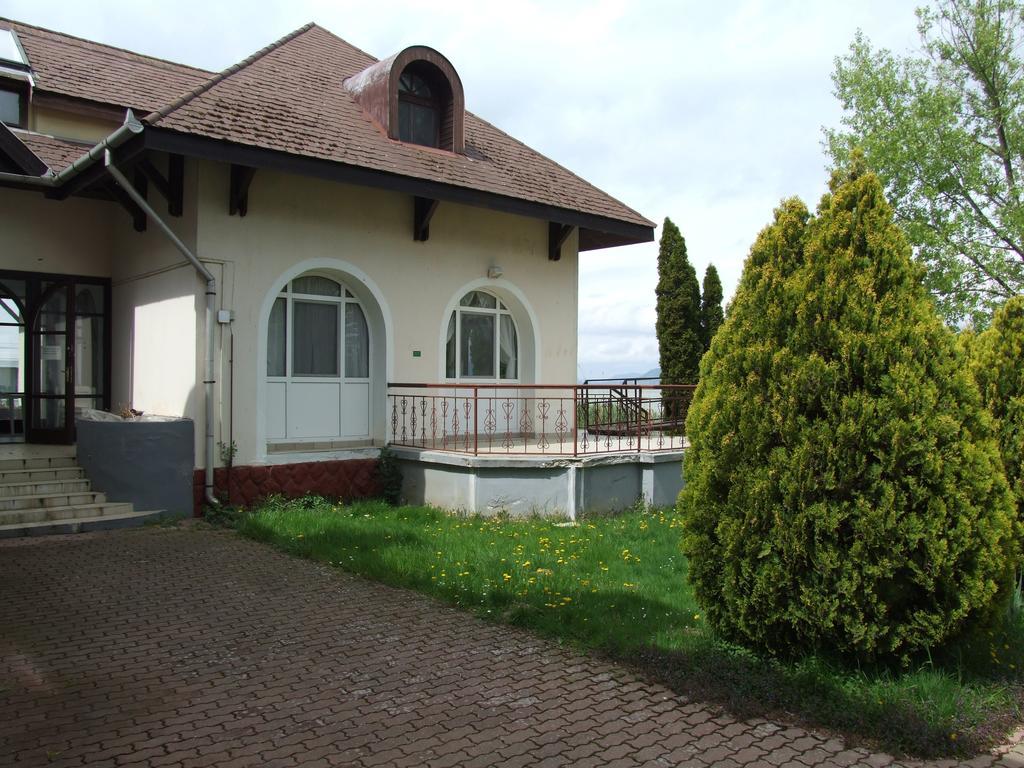 Aranyhid Hotel Balatonboglar Exterior photo