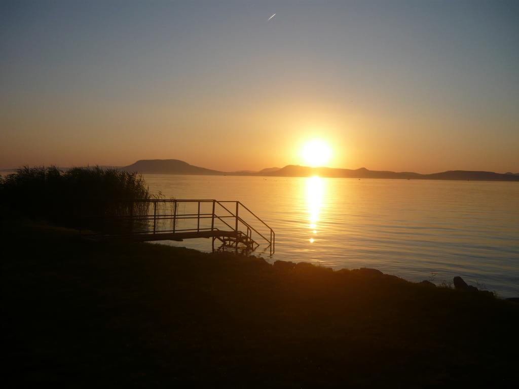 Aranyhid Hotel Balatonboglar Exterior photo
