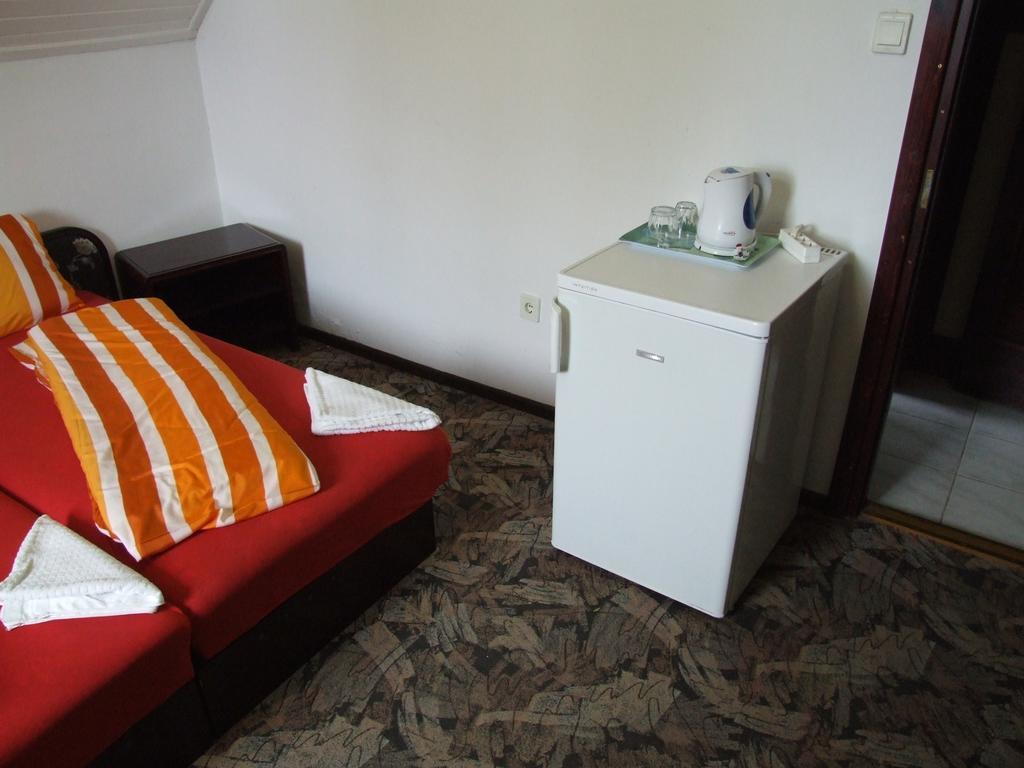 Aranyhid Hotel Balatonboglar Room photo
